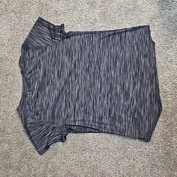 MTA SPORT Athletic V-Neck Top - Picture 2 of 5